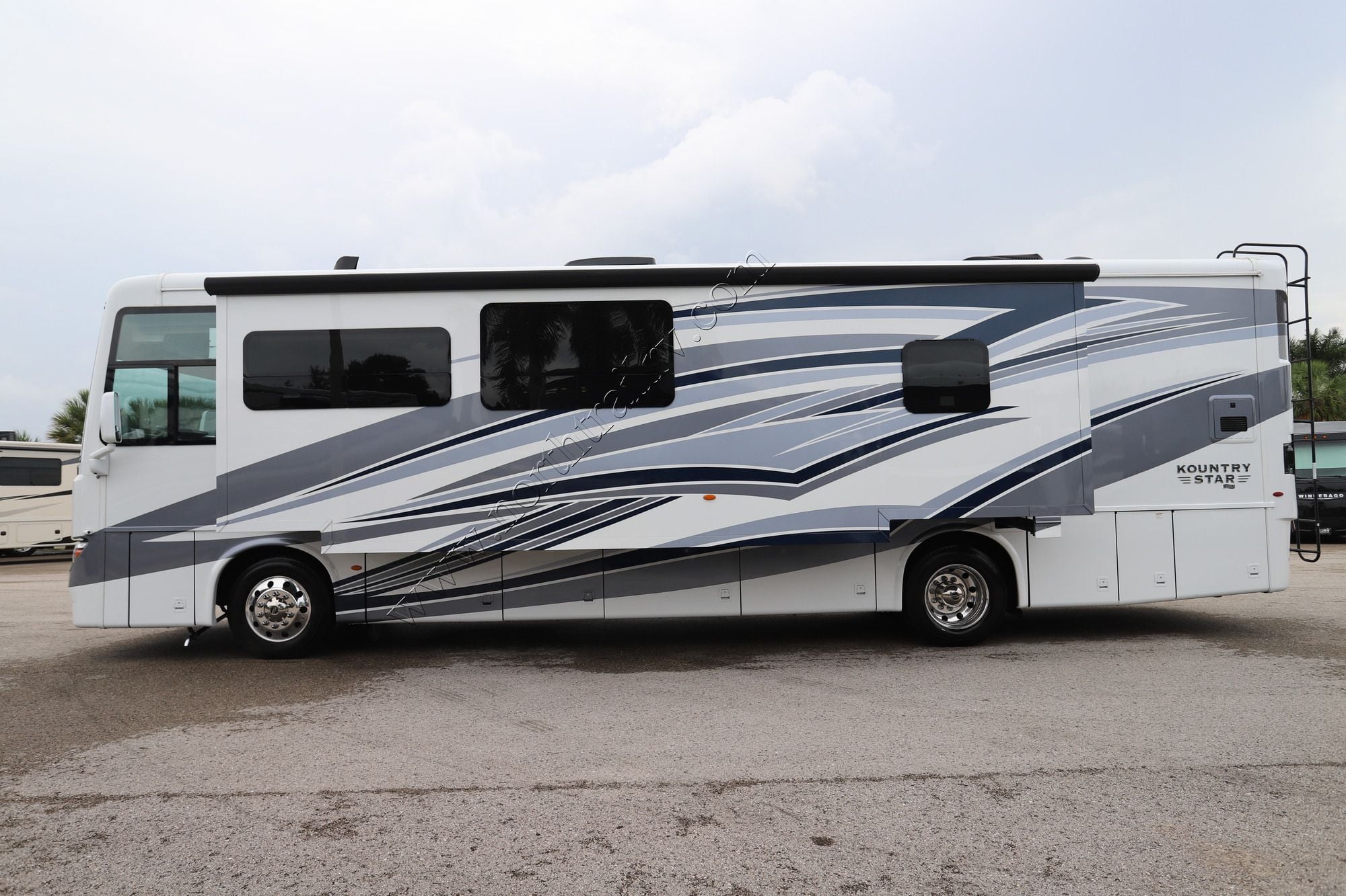 Used 2022 Newmar Kountry Star 3709 Class A  For Sale
