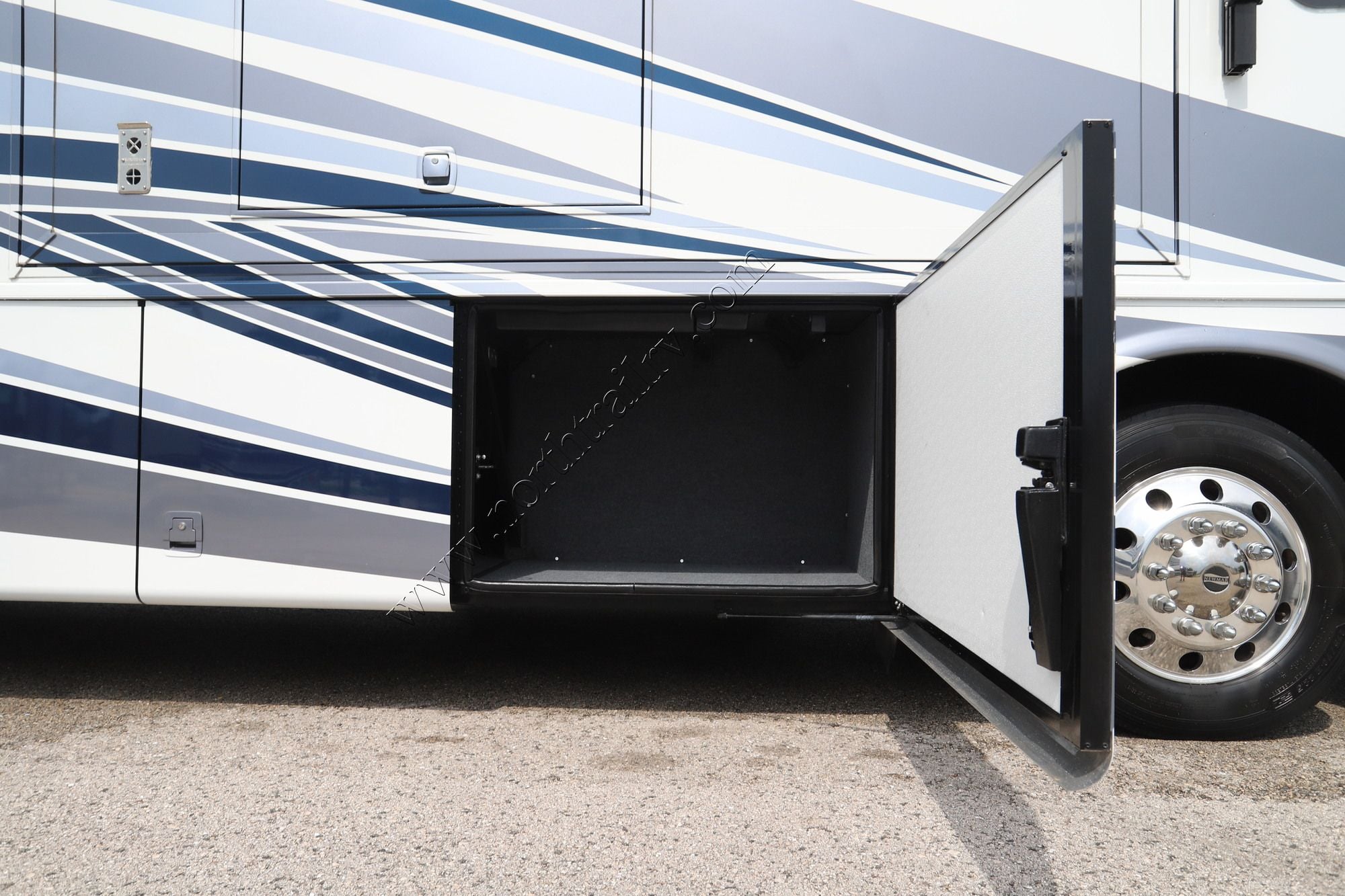 Used 2022 Newmar Kountry Star 3709 Class A  For Sale