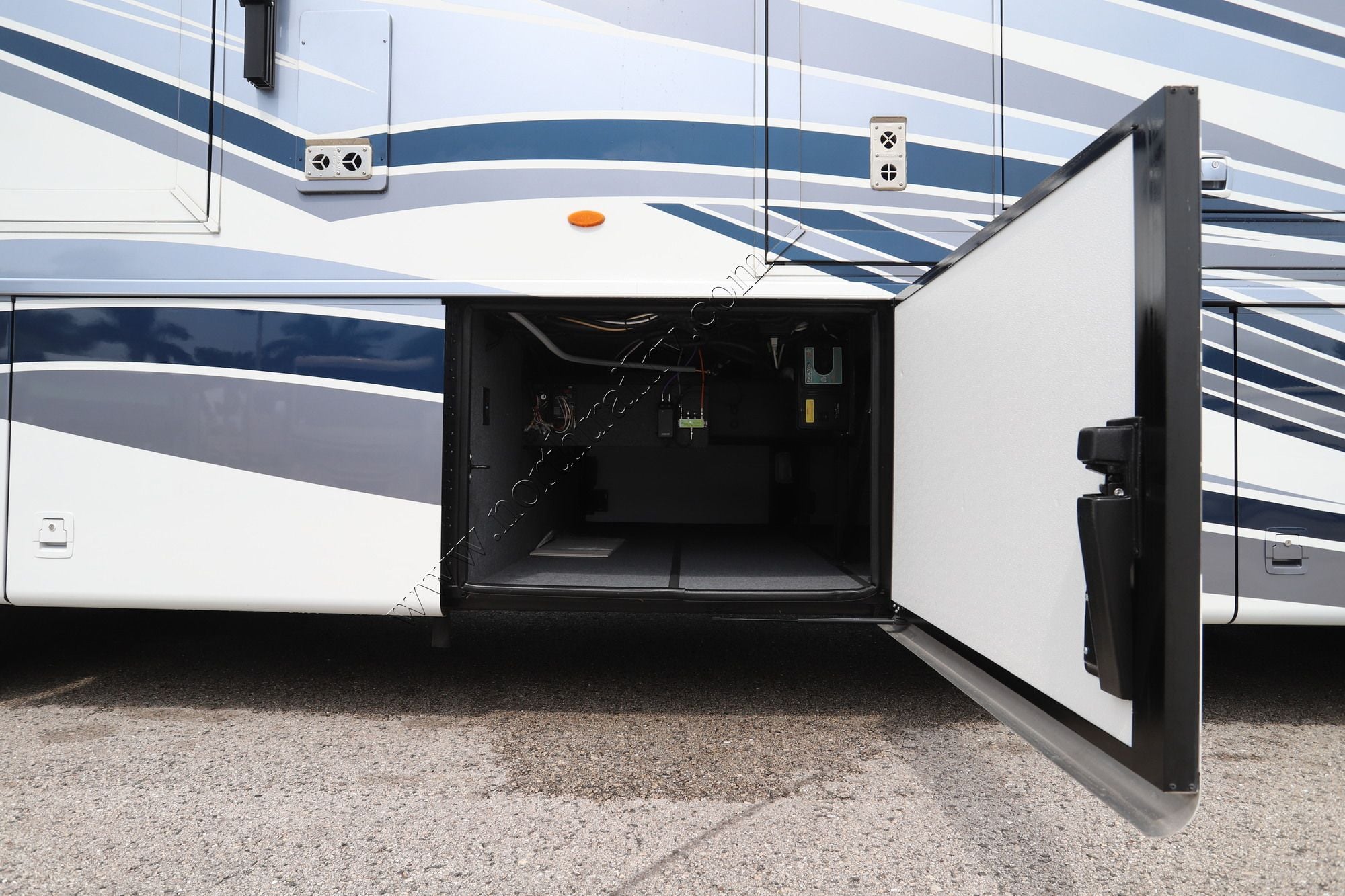 Used 2022 Newmar Kountry Star 3709 Class A  For Sale