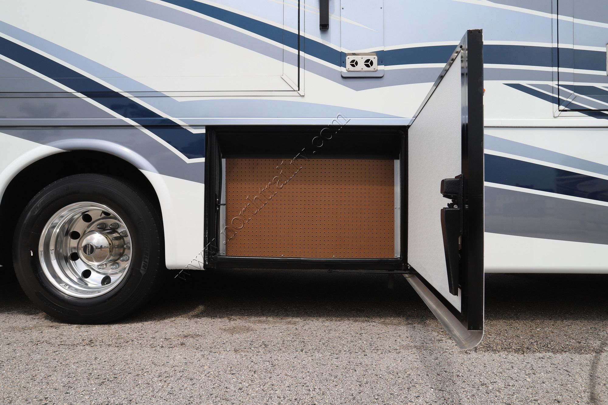 Used 2022 Newmar Kountry Star 3709 Class A  For Sale