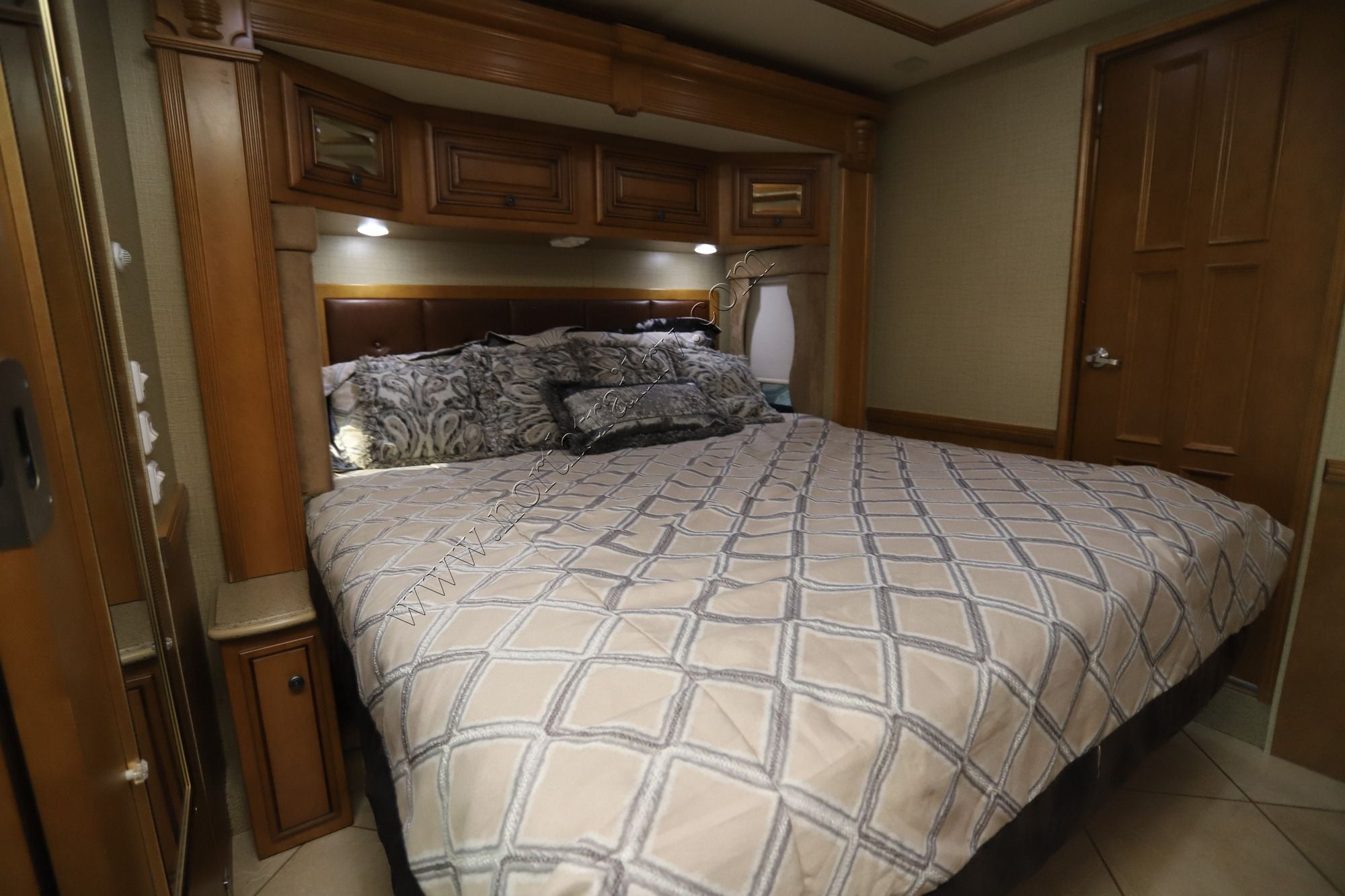 Used 2013 Newmar Dutch Star 4018 Class A  For Sale