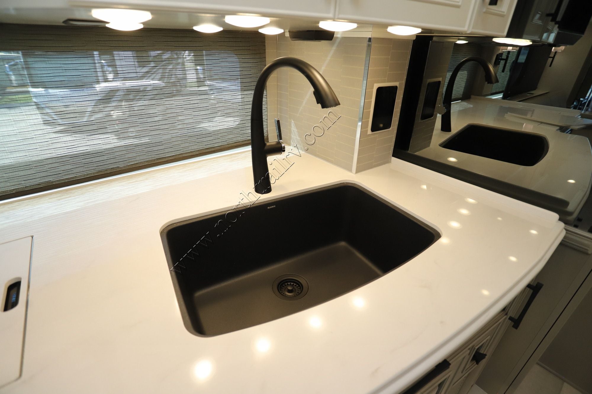 New 2027 Newmar London Aire 4540 Class A  For Sale