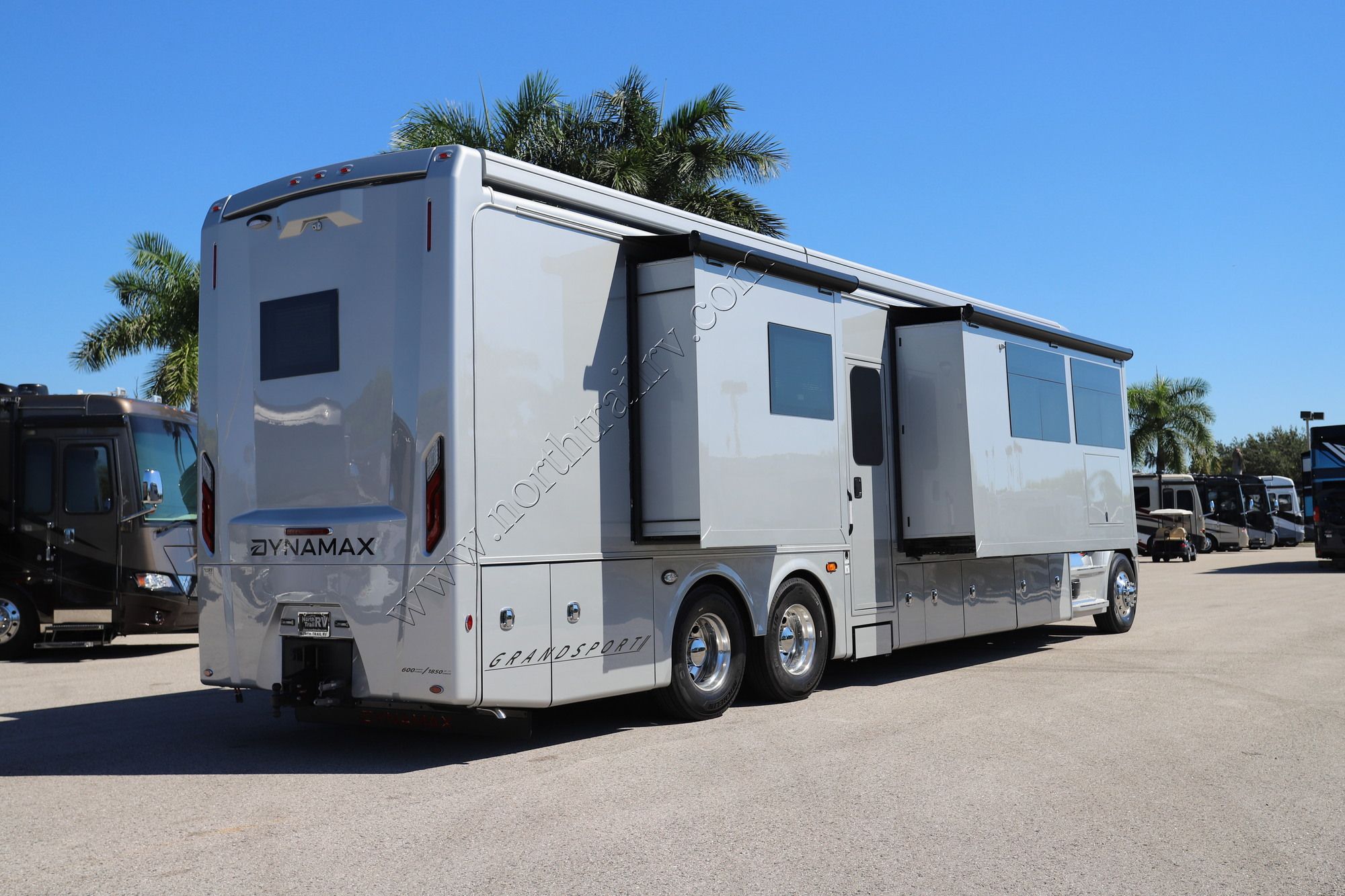 Used 2027 Dynamax Grand Sport 45CB Super C  For Sale