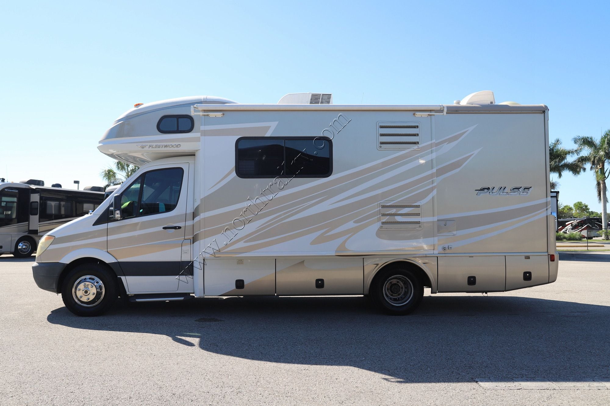 Used 2009 Fleetwood Pulse 24D Class C  For Sale