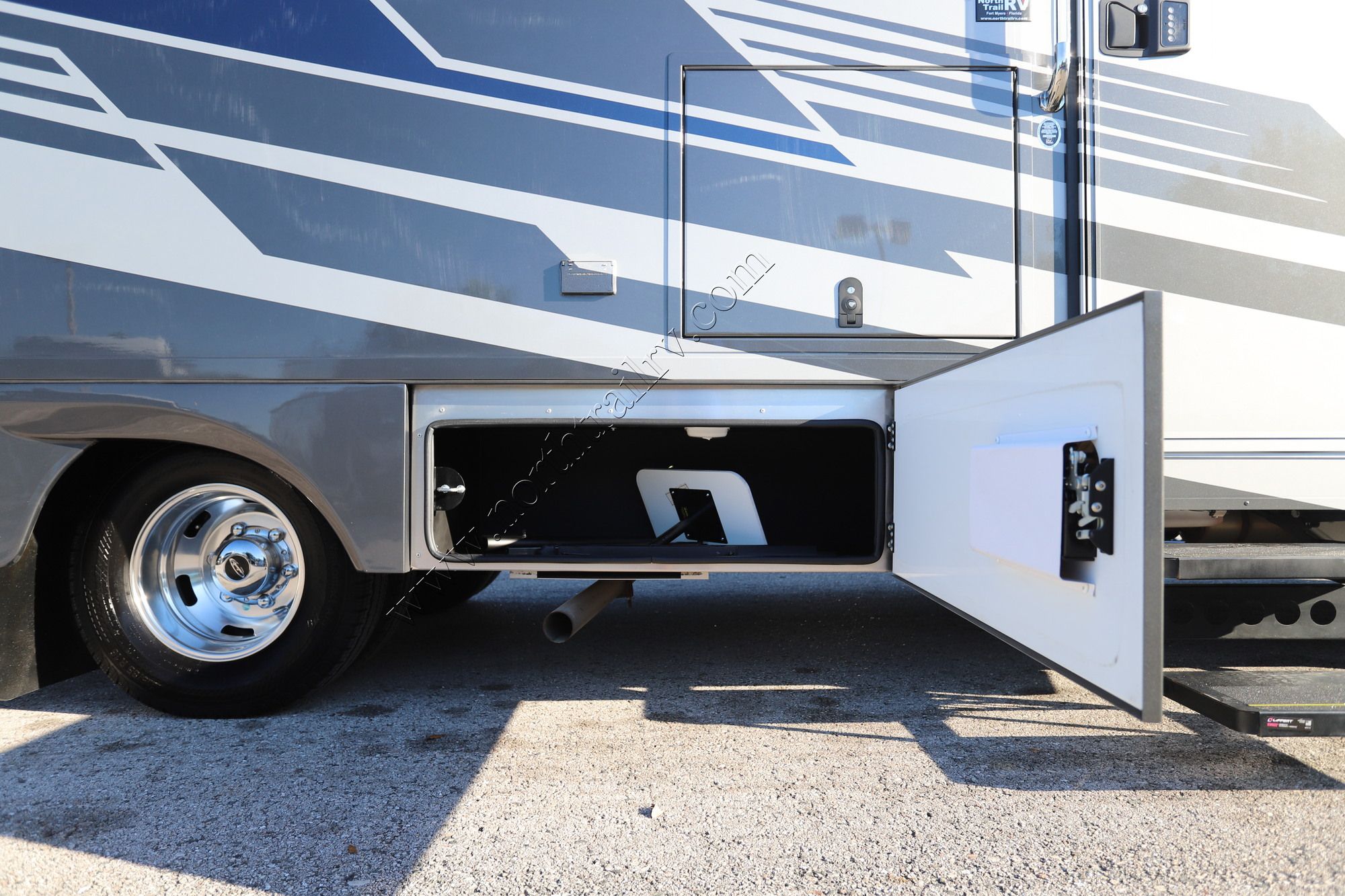 Used 2025 Renegade Rv Vienna 25TBC Class C  For Sale