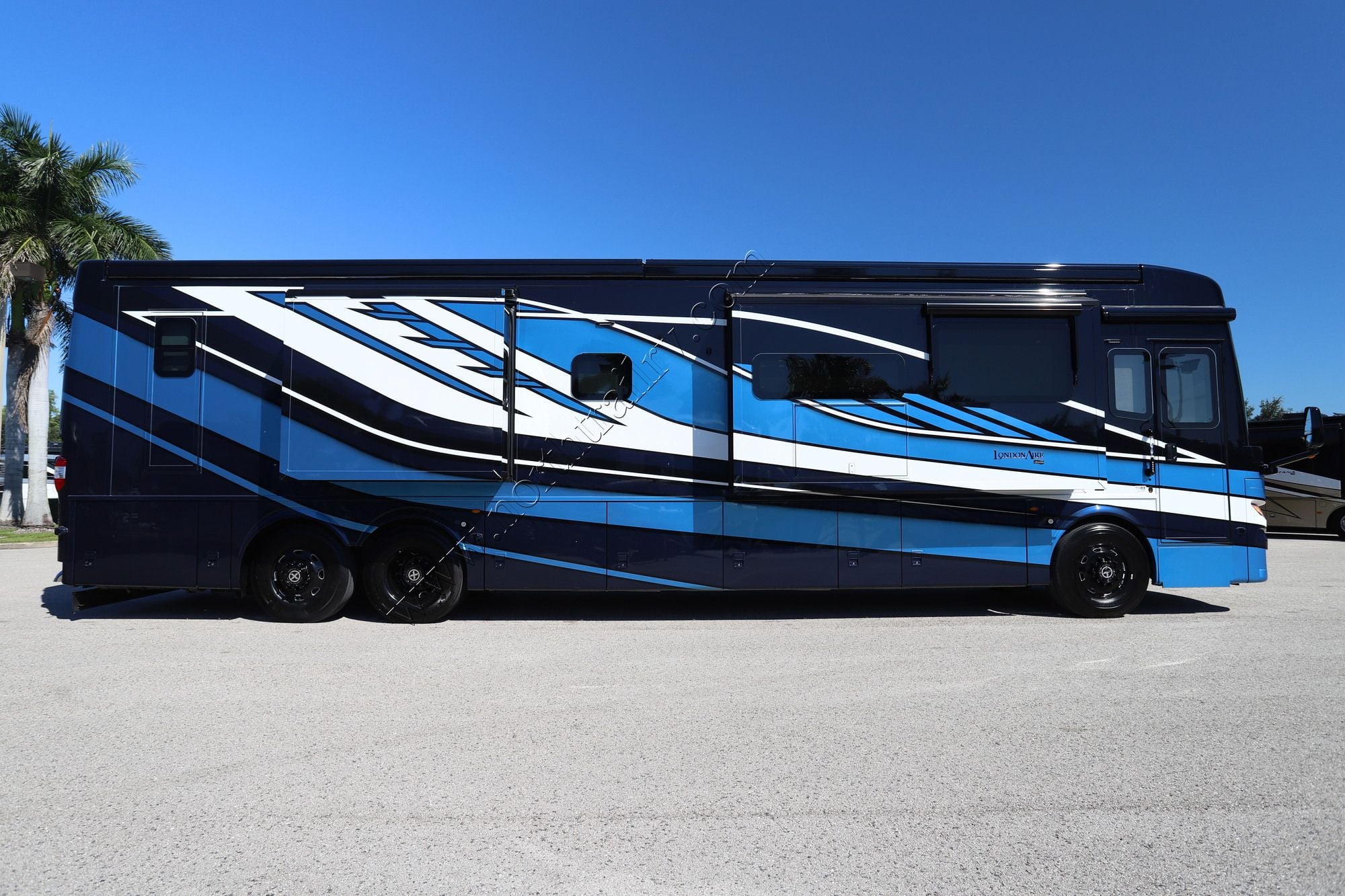 New 2027 Newmar London Aire 4540 Class A  For Sale