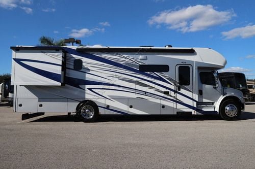 2027 Renegade Rv Valencia 36SB Super C