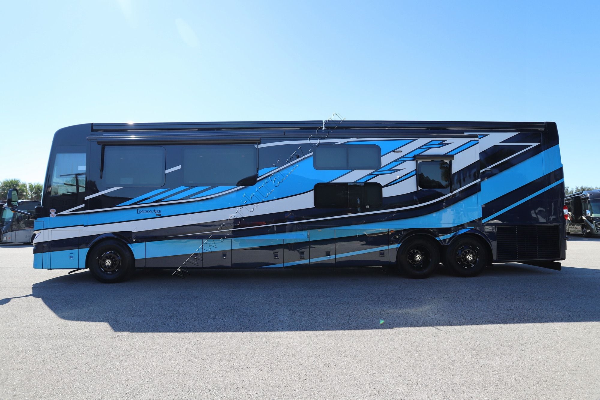New 2027 Newmar London Aire 4540 Class A  For Sale