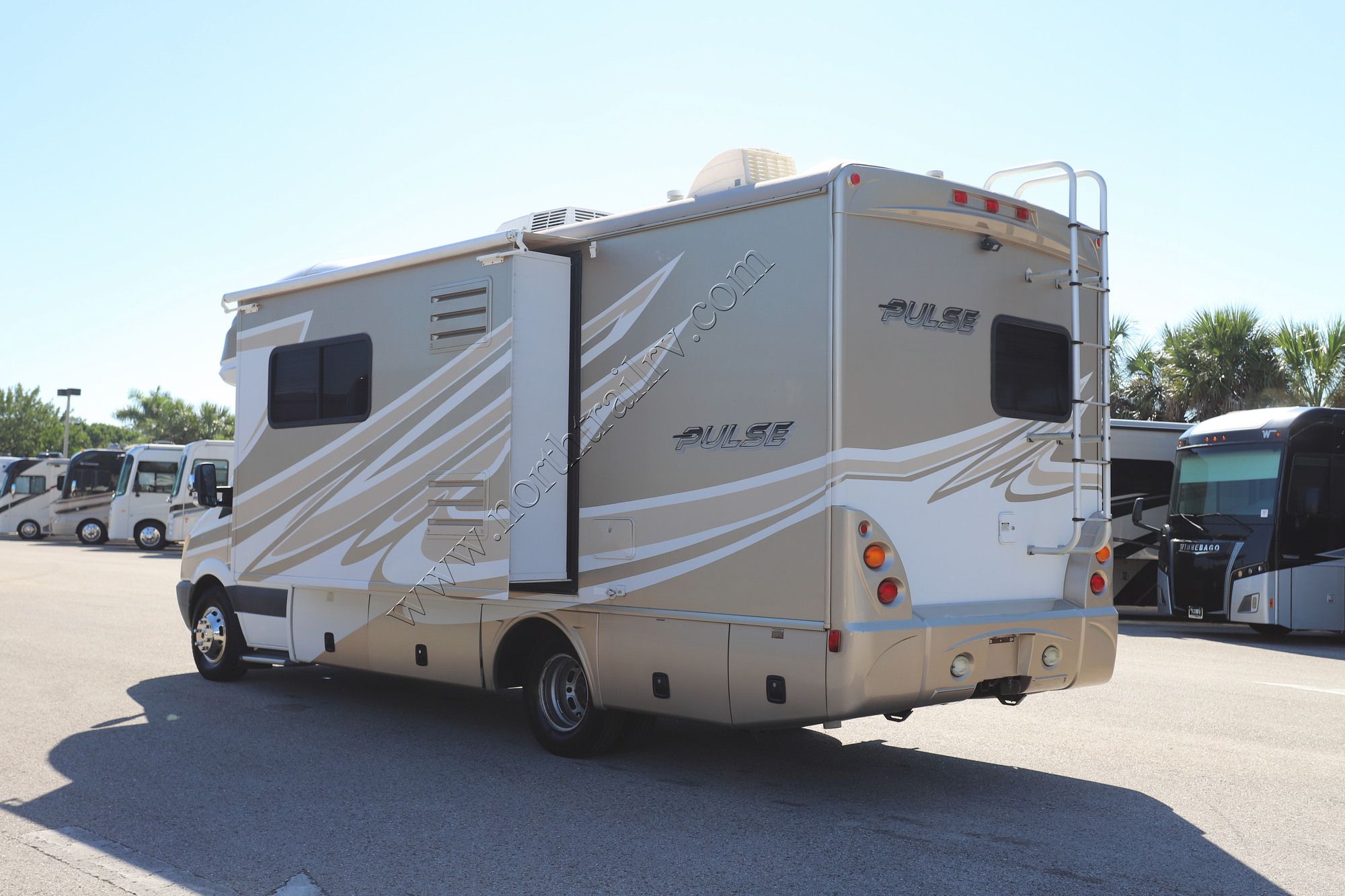 Used 2009 Fleetwood Pulse 24D Class C  For Sale