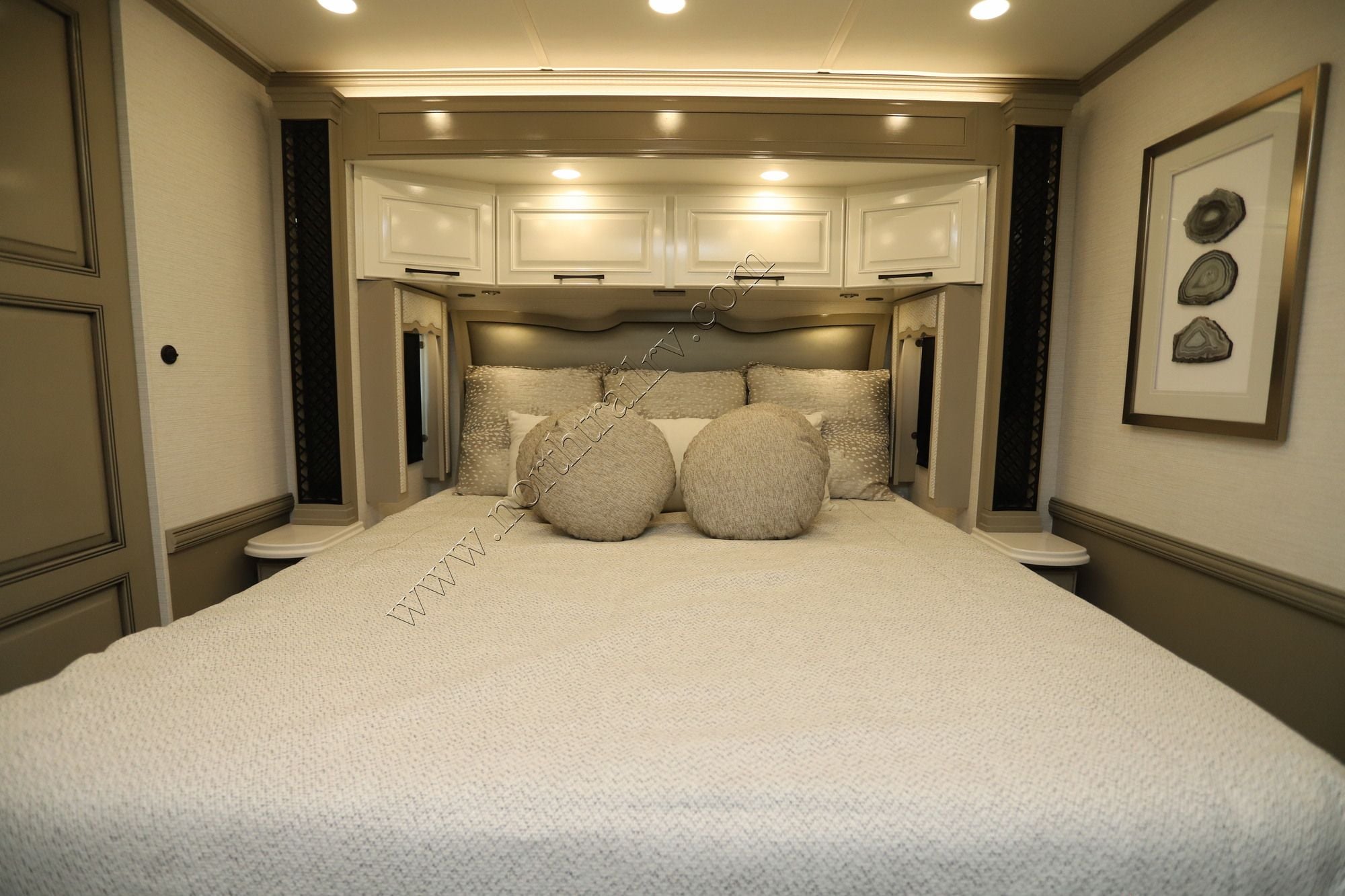 New 2027 Newmar London Aire 4540 Class A  For Sale