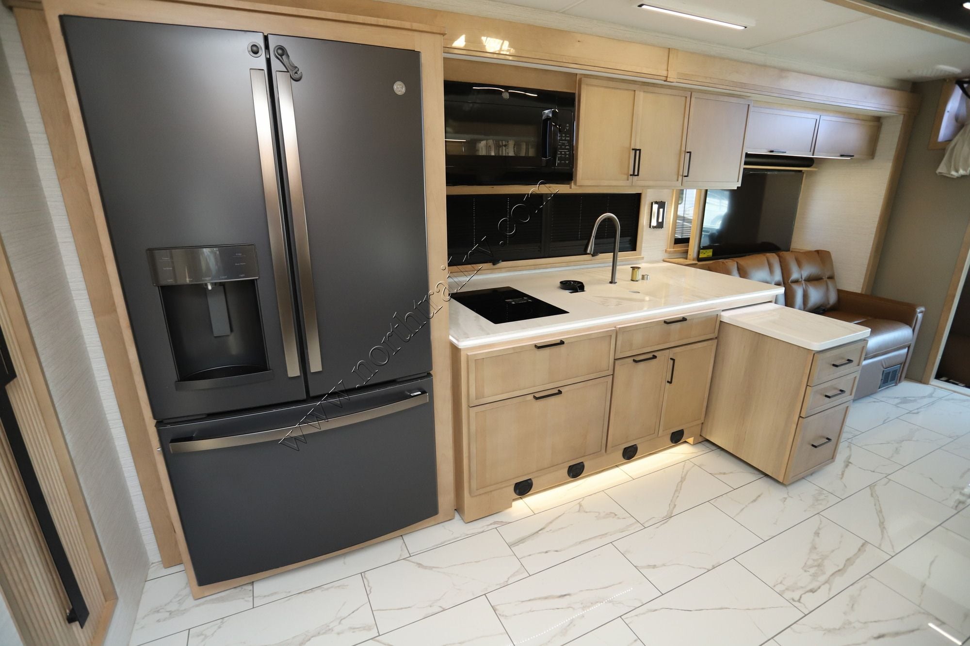 Used 2027 Dynamax Grand Sport 45CB Super C  For Sale