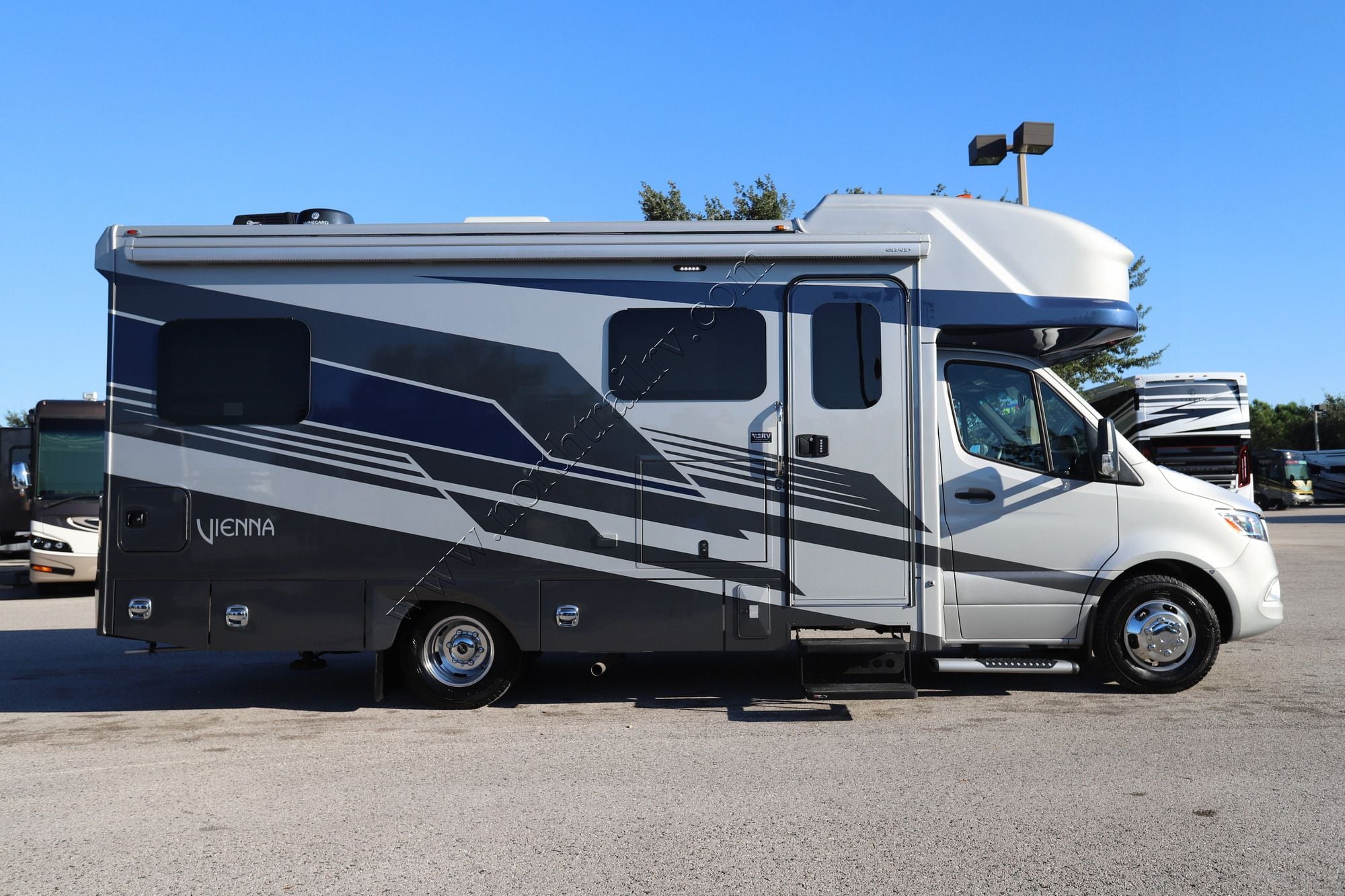Used 2025 Renegade Rv Vienna 25TBC Class C  For Sale