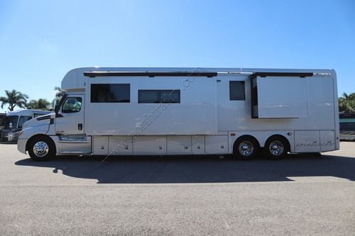 2027 Dynamax Grand Sport Gt 45CB