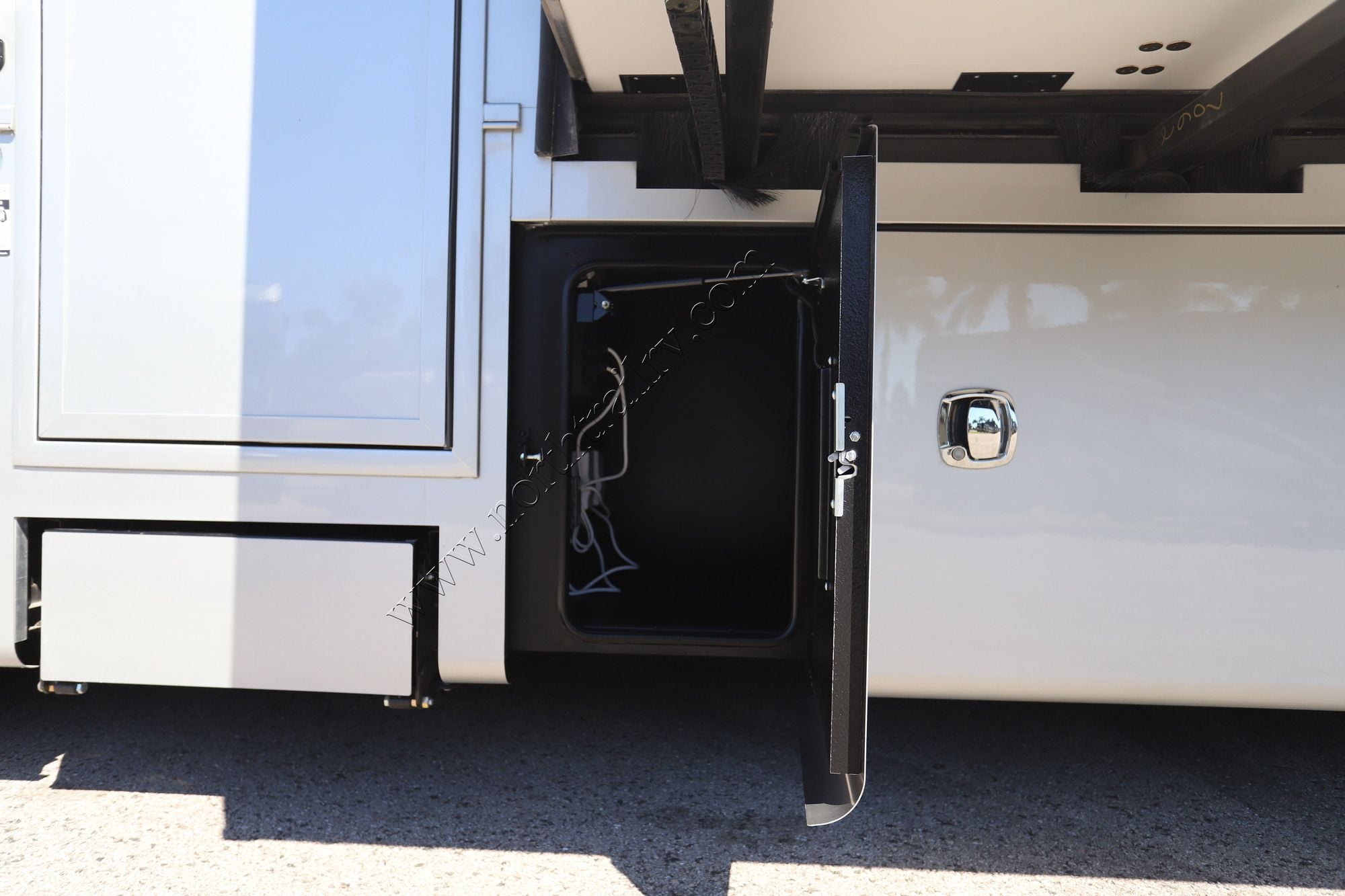 Used 2027 Dynamax Grand Sport 45CB Super C  For Sale