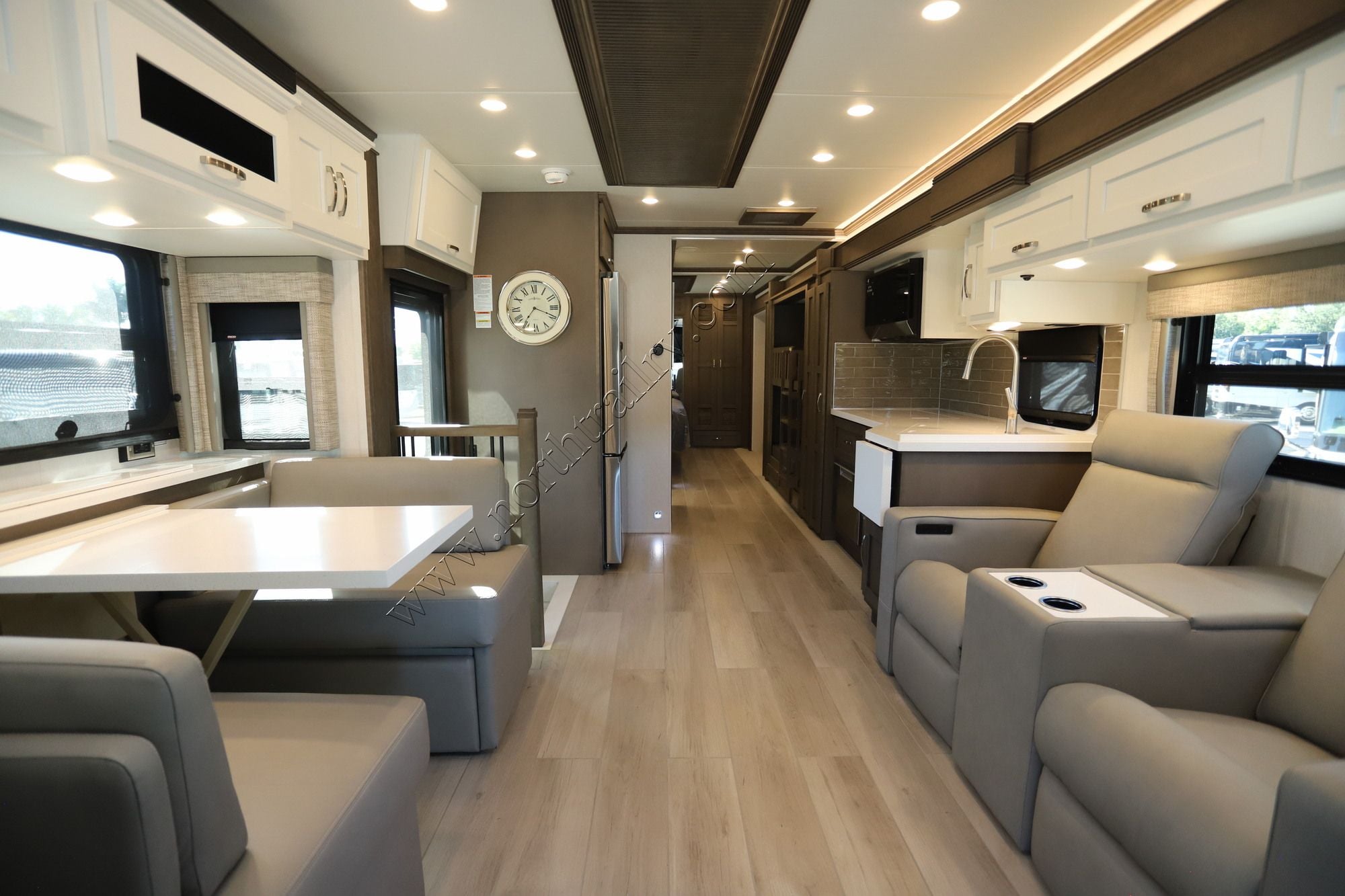 New 2027 Newmar Super Star 4140 Super C  For Sale