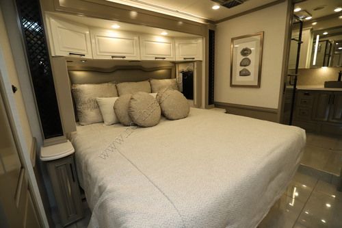 2027 Newmar London Aire 4540 Class A