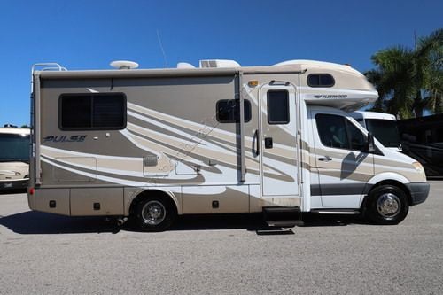2009 Fleetwood Pulse 24D