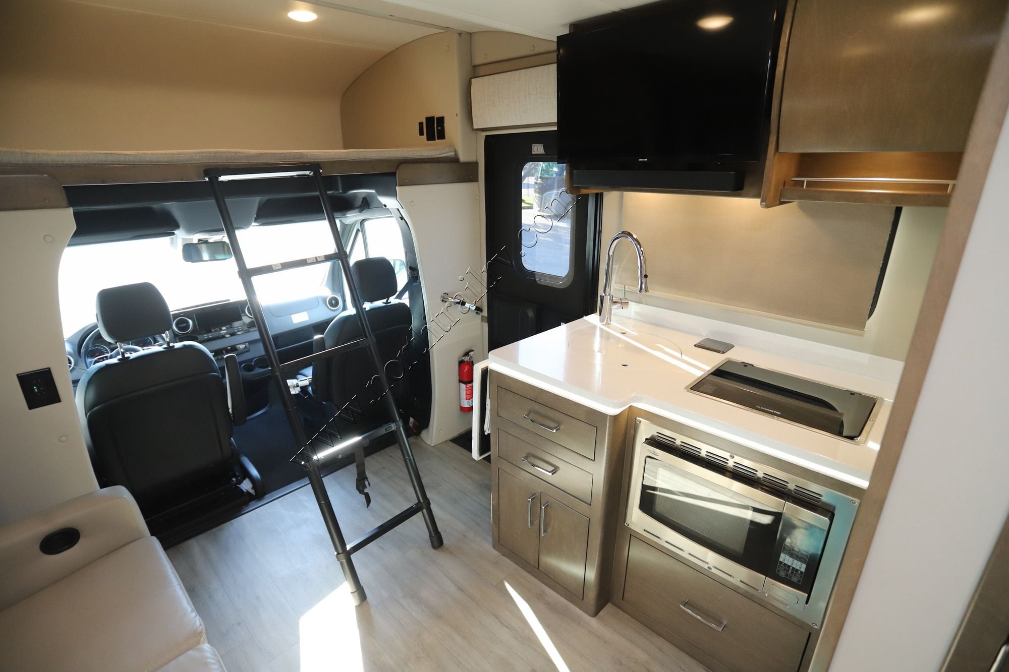 Used 2025 Renegade Rv Vienna 25TBC Class C  For Sale