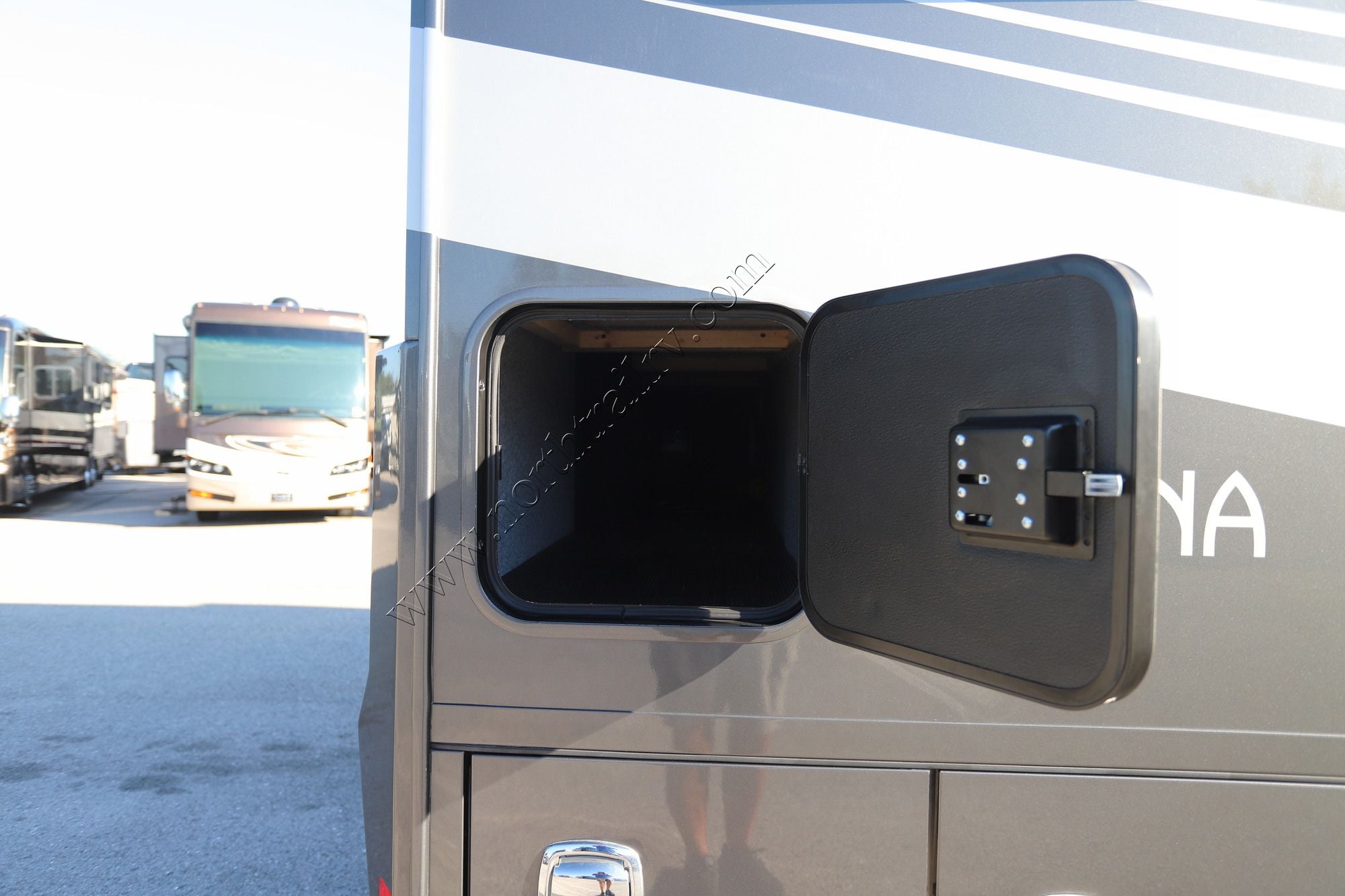 Used 2025 Renegade Rv Vienna 25TBC Class C  For Sale