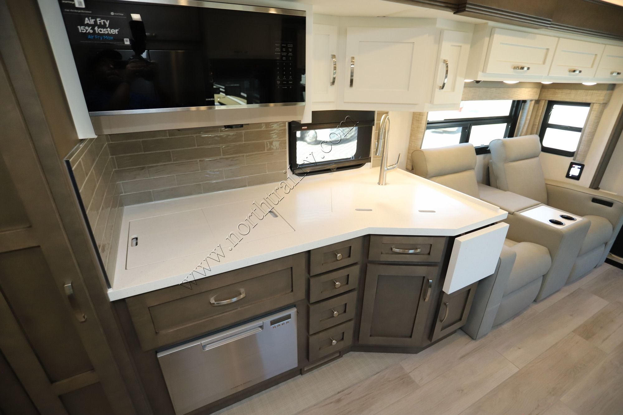 New 2027 Newmar Super Star 4140 Super C  For Sale
