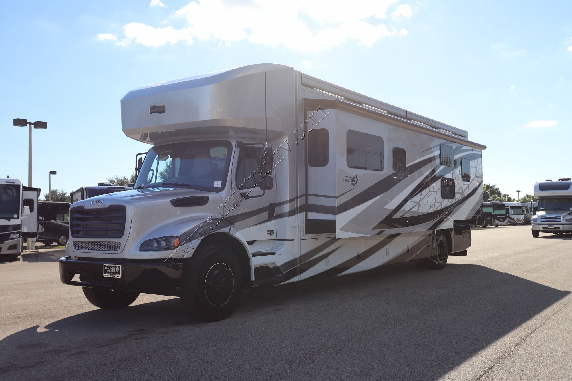 New 2027 Newmar Super Star 4140 Super C  For Sale