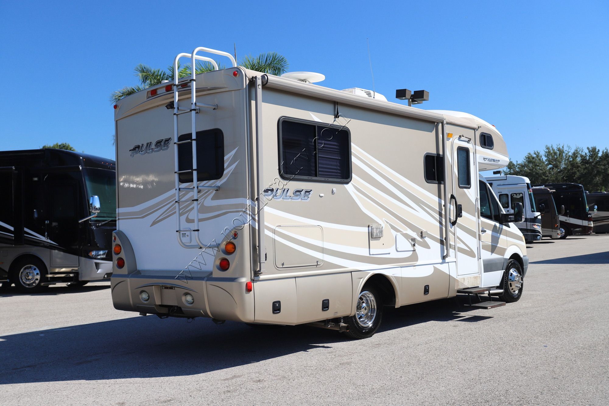 Used 2009 Fleetwood Pulse 24D Class C  For Sale