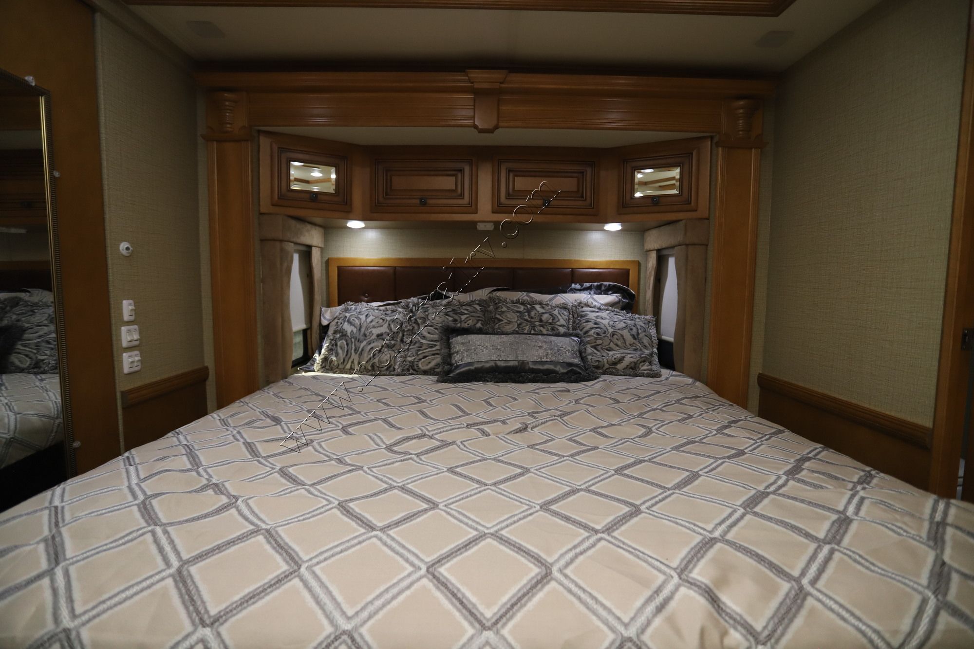Used 2013 Newmar Dutch Star 4018 Class A  For Sale