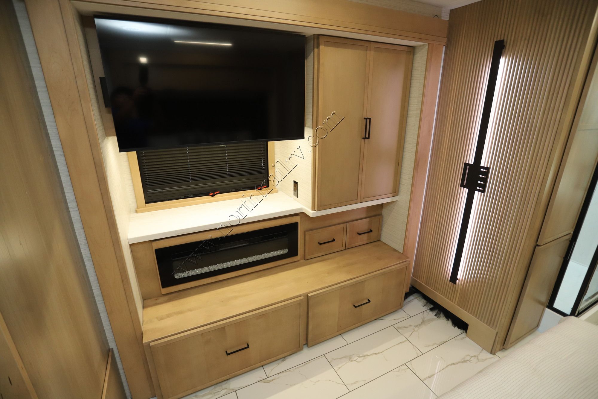 Used 2027 Dynamax Grand Sport 45CB Super C  For Sale