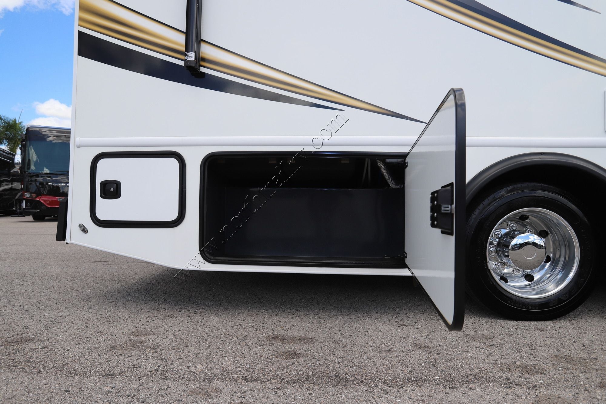 Used 2023 Nexus Verrado 28S Super C  For Sale
