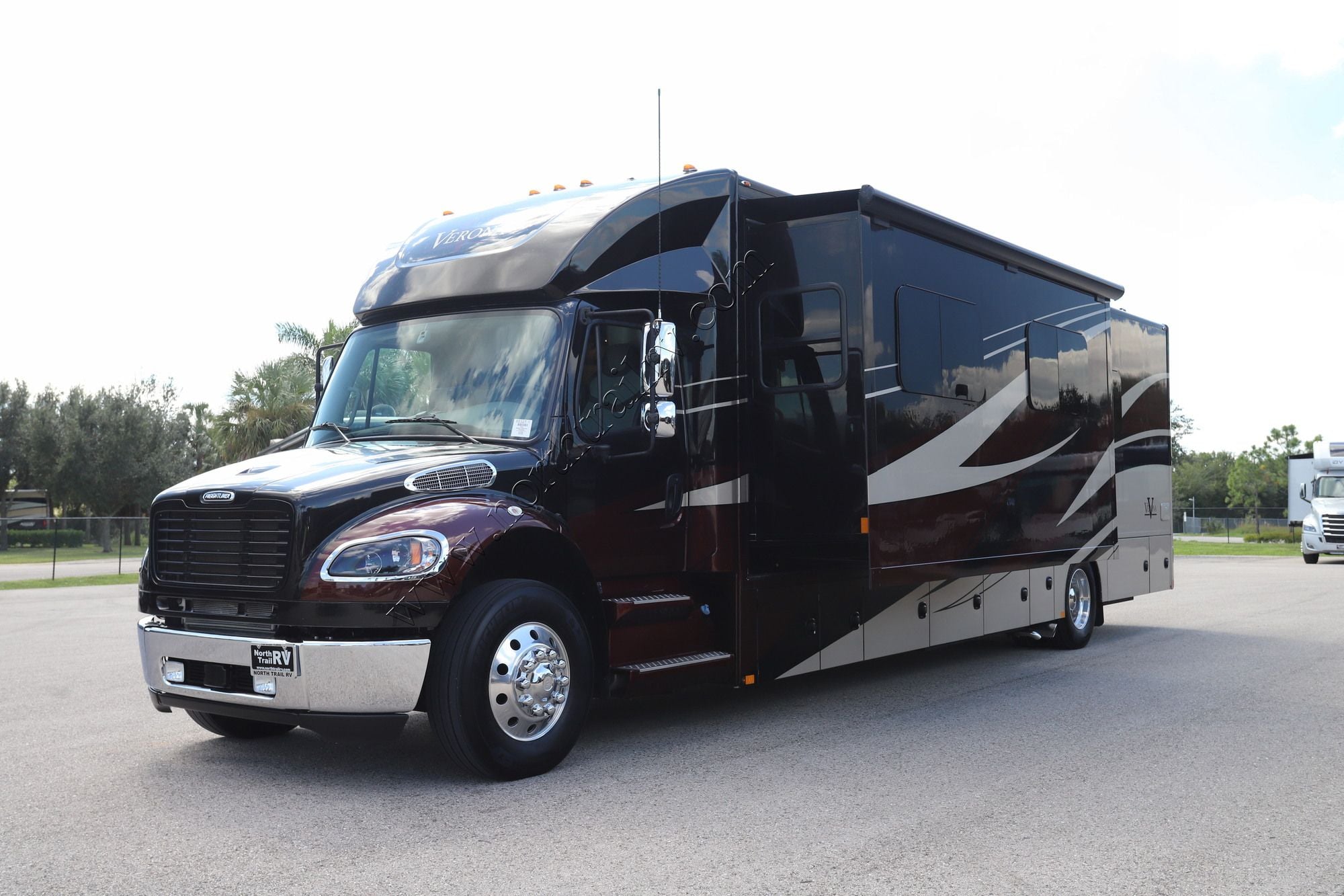 Used 2021 Renegade Rv Verona 40VRB Super C  For Sale
