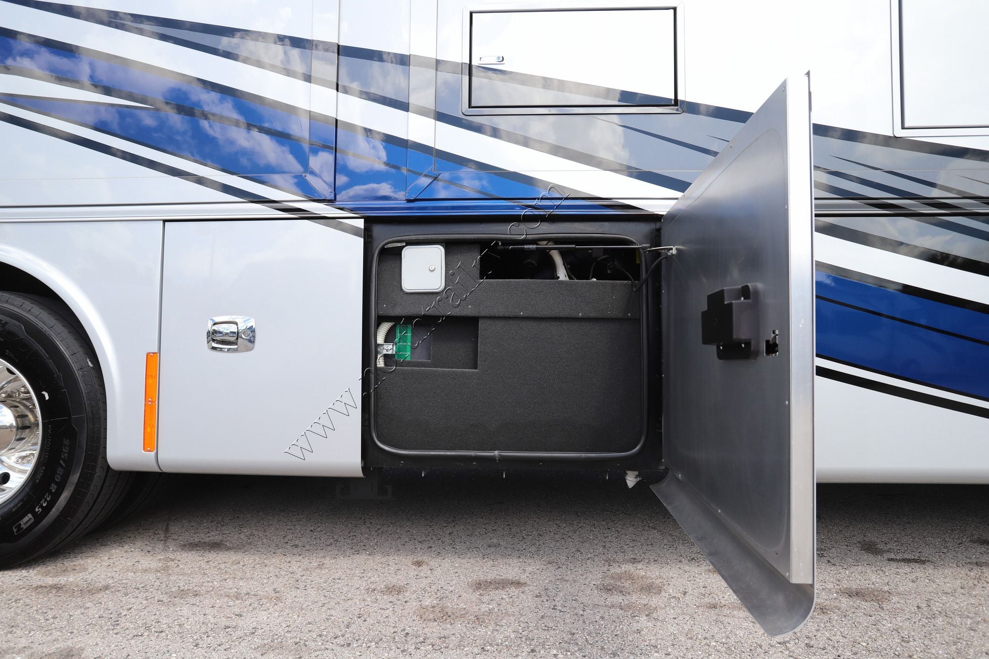 Used 2026 Tiffin Motor Homes Phaeton 40IH Class A  For Sale
