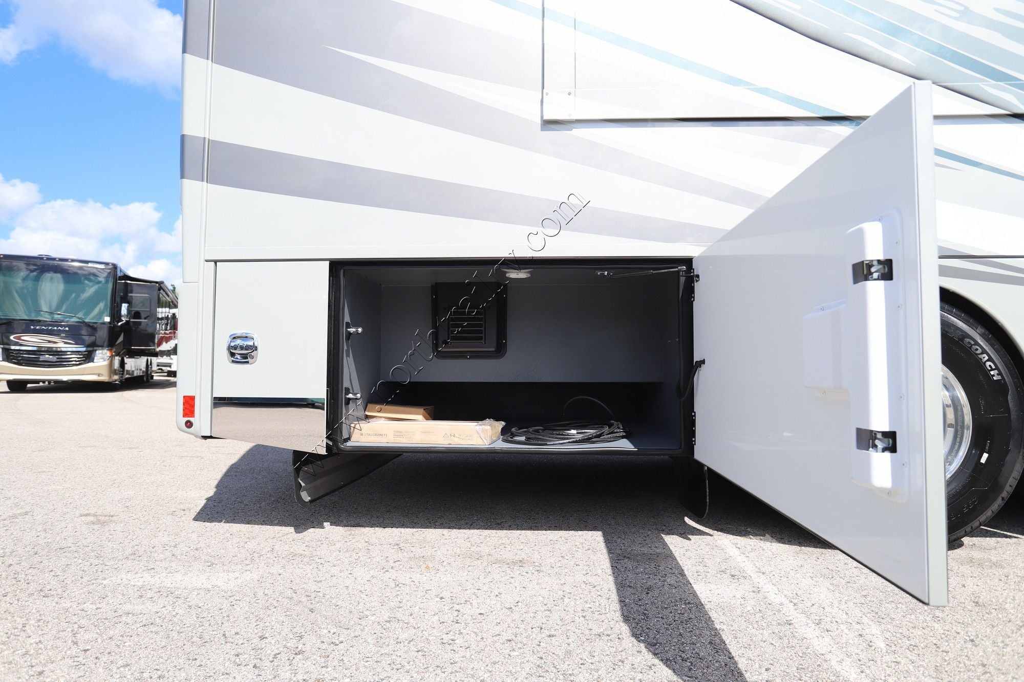 New 2027 Renegade Rv Xl 43DB Super C  For Sale