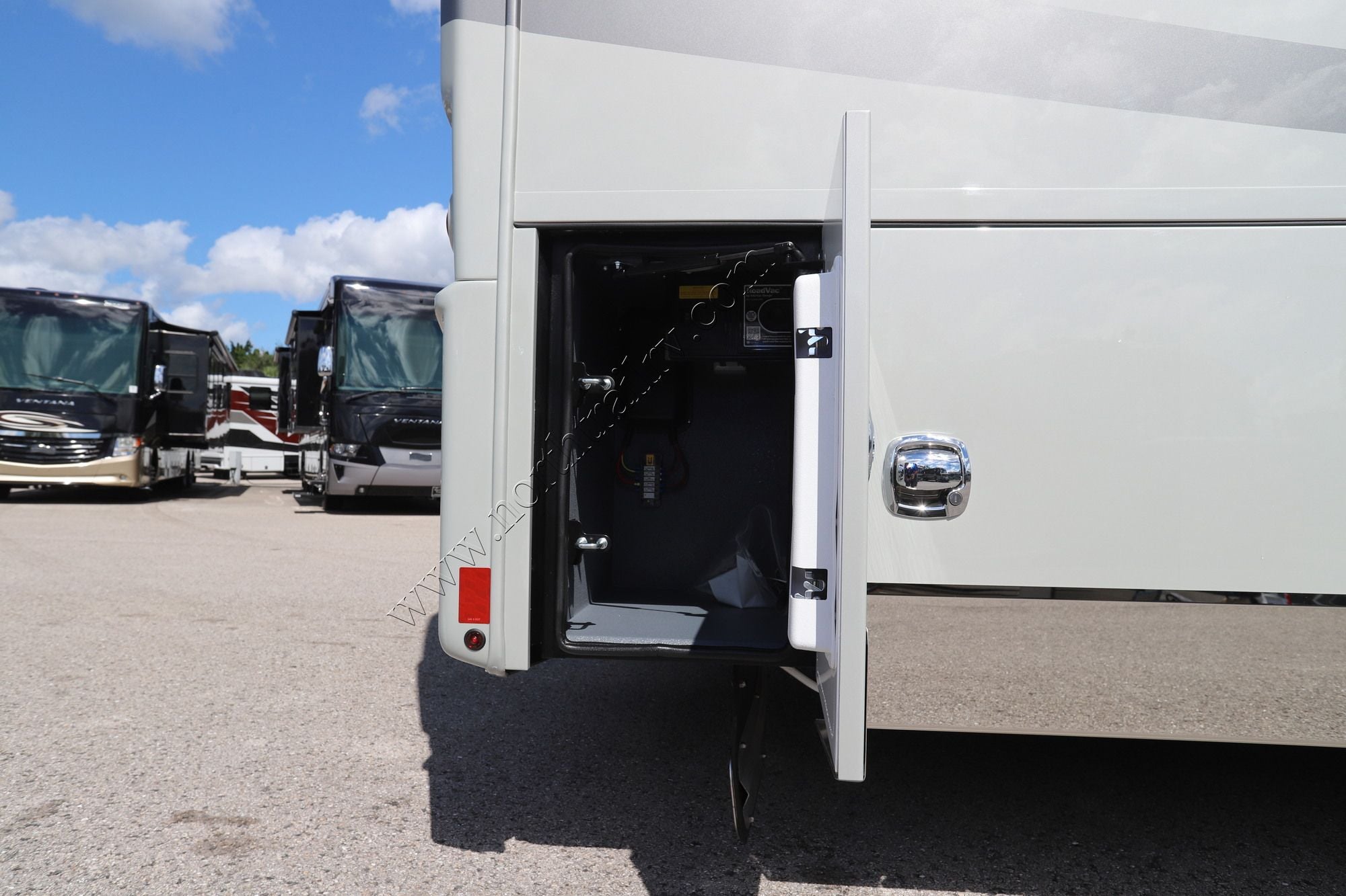 New 2027 Renegade Rv Xl 43DB Super C  For Sale