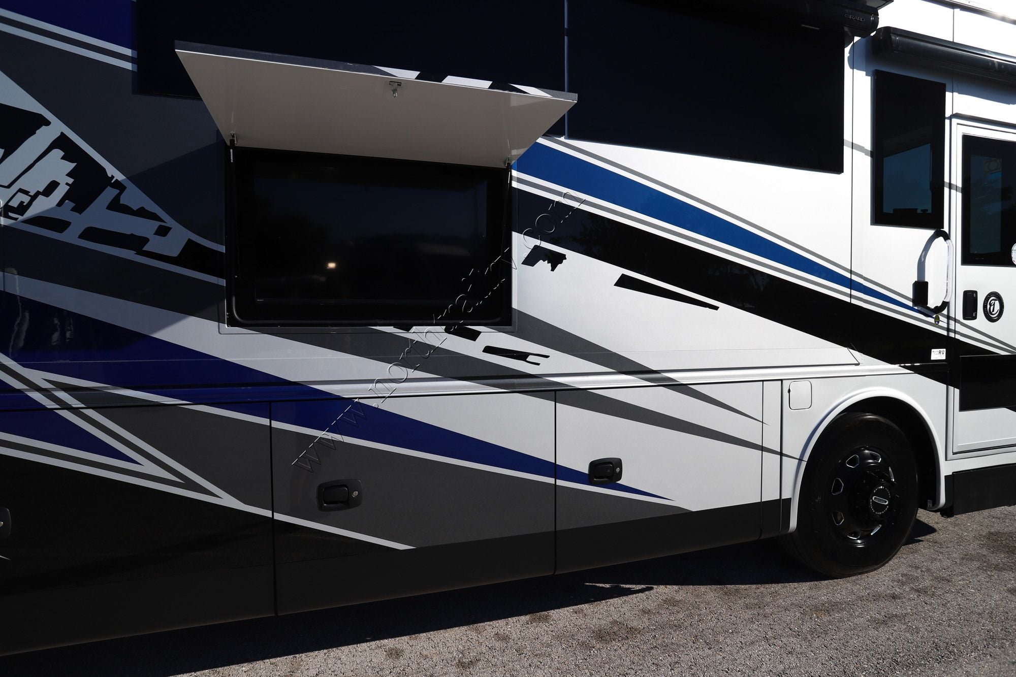 New 2027 Tiffin Motor Homes Allegro Bus 40IP Class A  For Sale