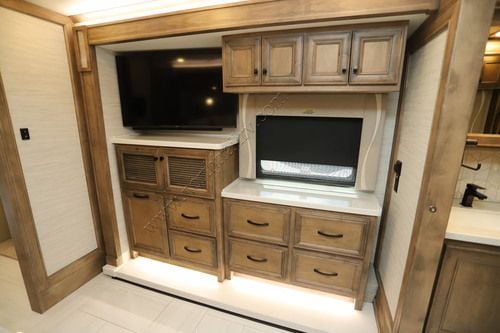 2026 Tiffin Motor Homes Phaeton 40IH