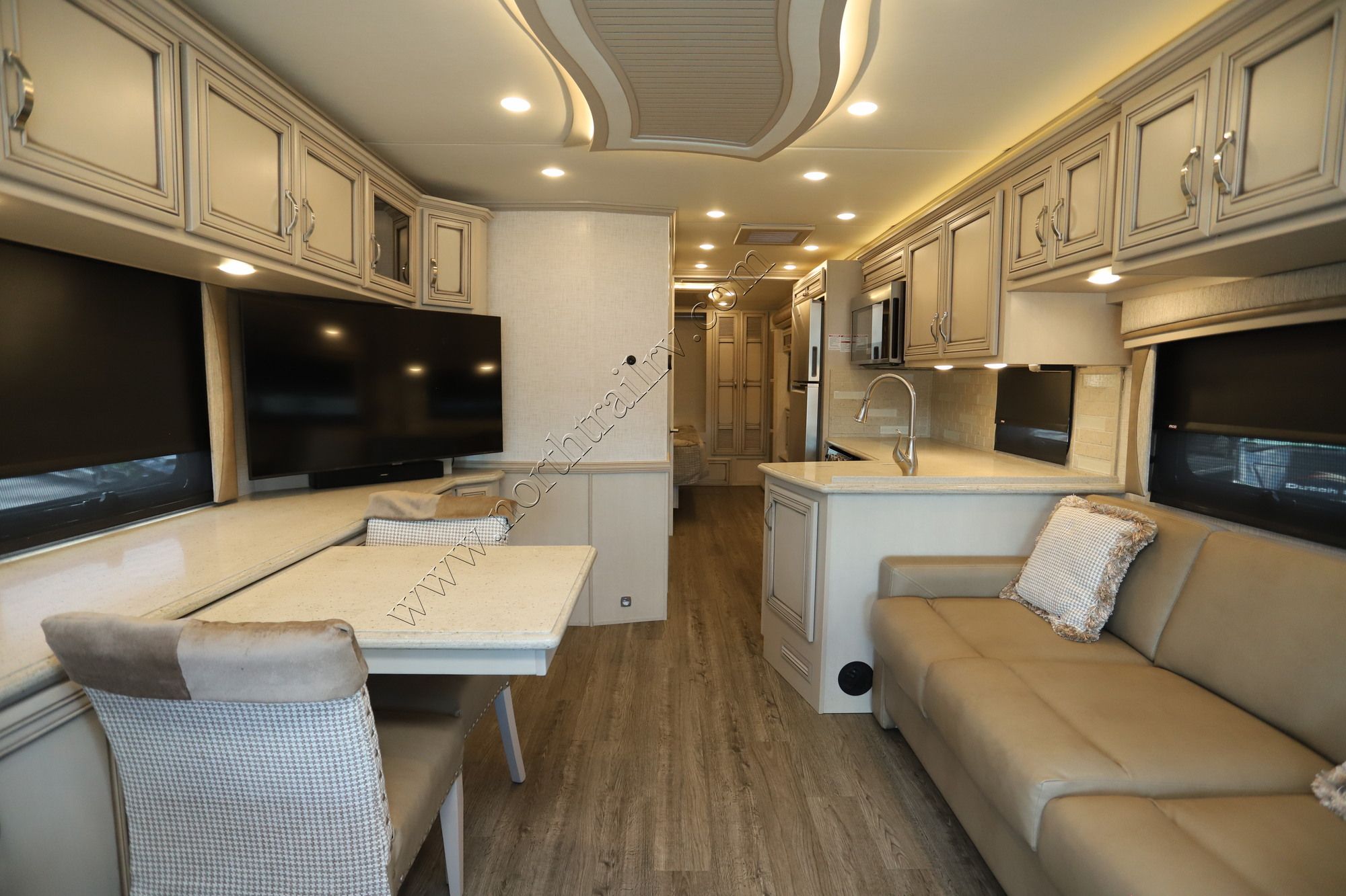 Used 2021 Newmar Kountry Star 3426 Class A  For Sale