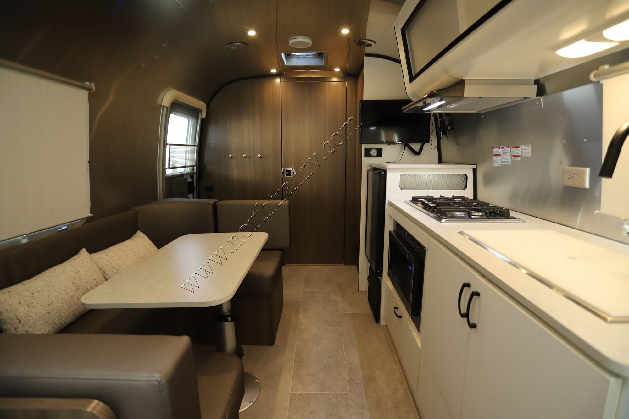 Used 2022 Airstream Caravel 22FB Travel Trailer  For Sale