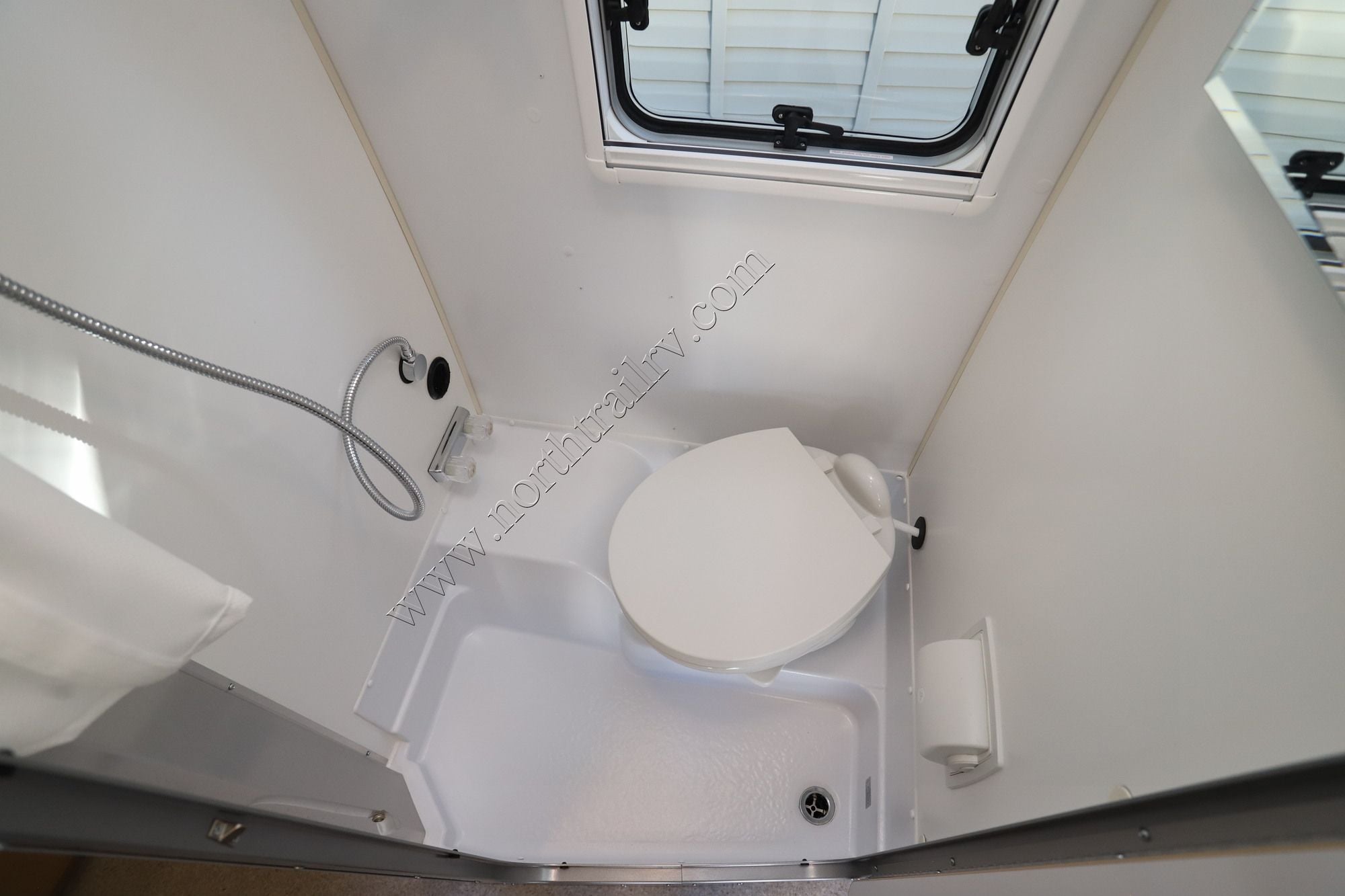 New 2027 Airstream World Travel 17RB Travel Trailer  For Sale