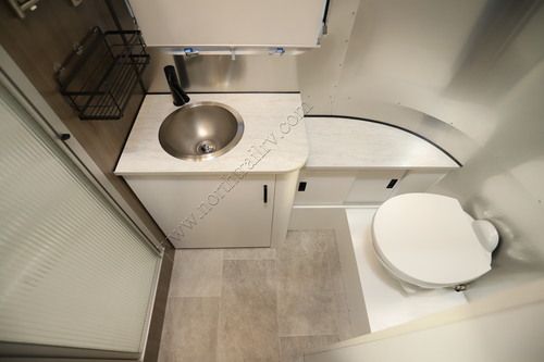 2022 Airstream Caravel 22FB