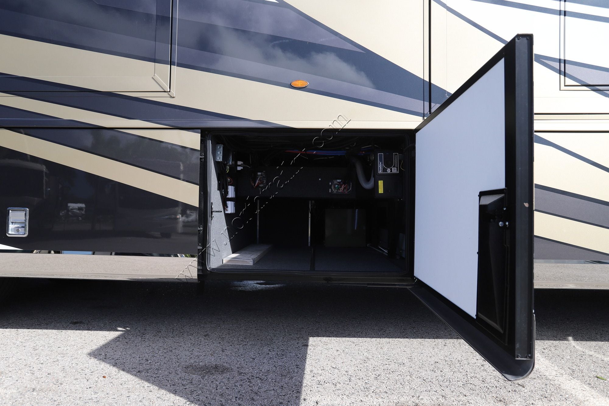 Used 2024 Newmar Dutch Star 4369 Class A  For Sale