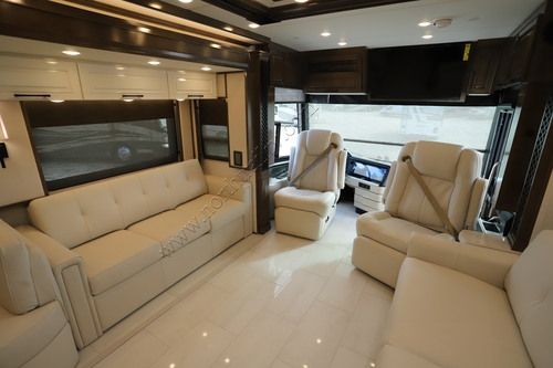 2027 Newmar London Aire 4540