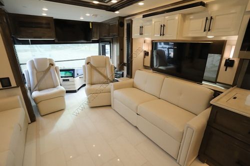 2027 Newmar London Aire 4540