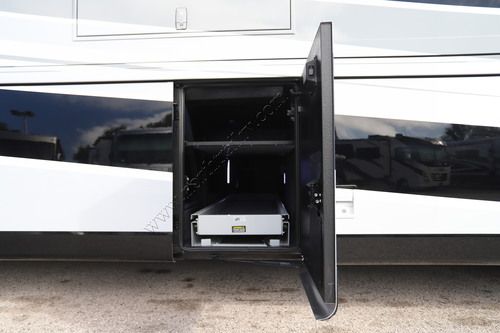 2027 Newmar London Aire 4540