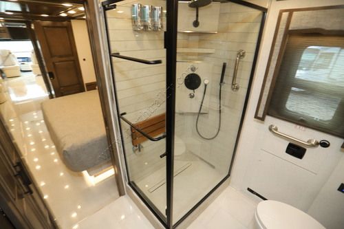 2027 Newmar London Aire 4540