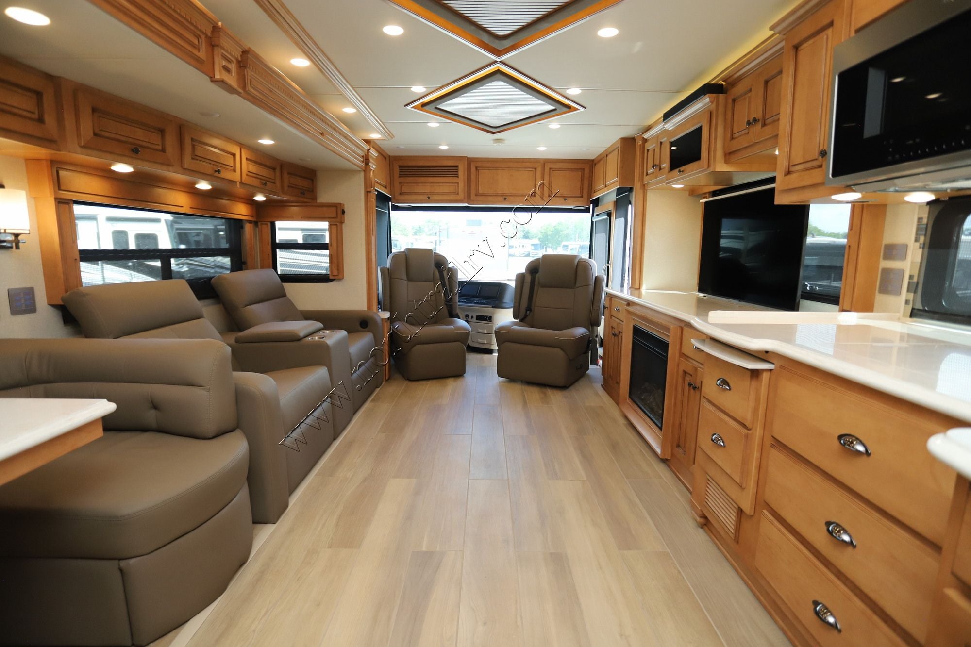 Used 2022 Newmar Dutch Star 4369 Class A  For Sale
