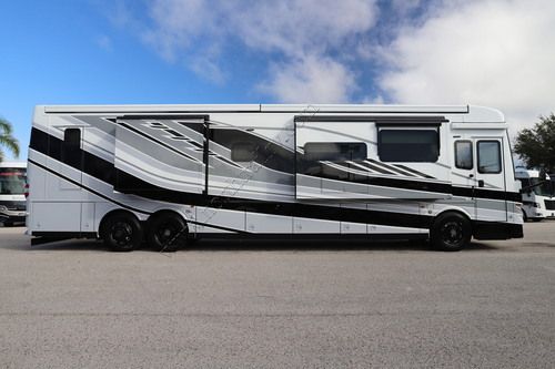 2027 Newmar London Aire 4540