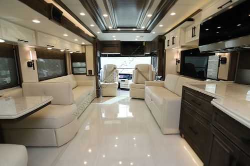 2027 Newmar London Aire 4540
