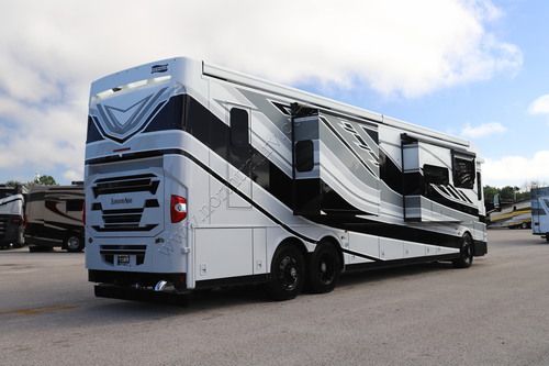 2027 Newmar London Aire 4540