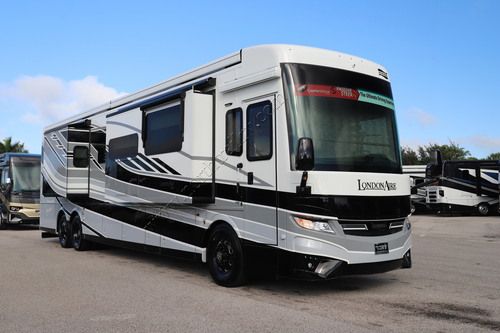2027 Newmar London Aire 4540