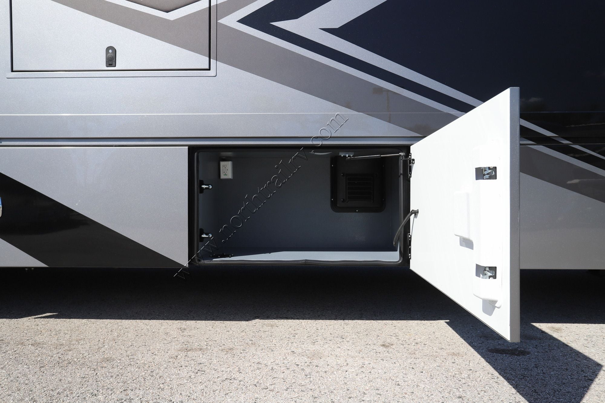 New 2027 Renegade Rv Explorer 42RB Super C  For Sale